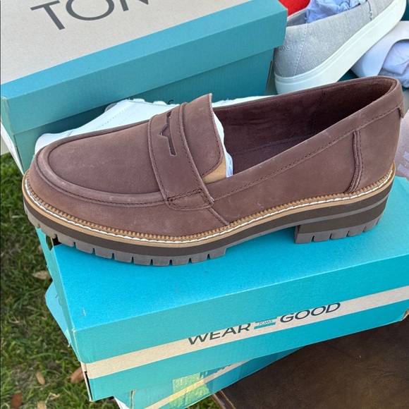 Toms Shoes - Toms Men's Brown Leather Slip-On Loafers